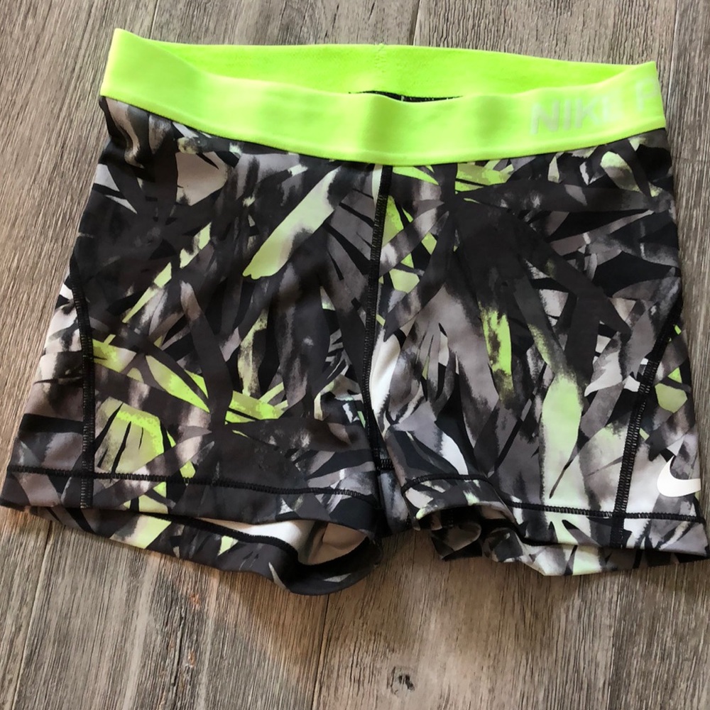 Nike Exercise Shorts - Lycra